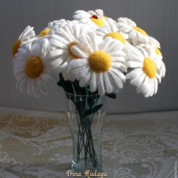 Собираем солнечный букет ромашек из шерсти