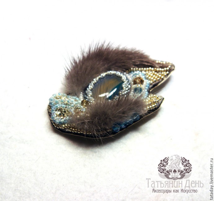 Создаем шикарную зимнюю брошь с мехом: часть 3