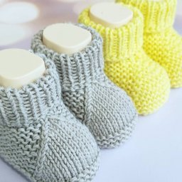 ​Вяжем пинетки спицами