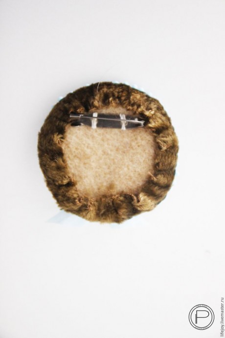 Вышиваем брошь нитками, бисером и пайетками: часть 4