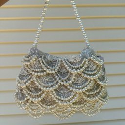 ​Идеи красивых сумок с крупными бусинами