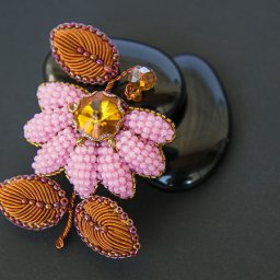 Делаем осеннюю брошь "Георгина" в технике объемной вышивки