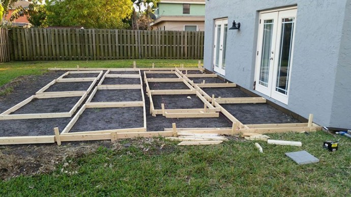 Патио возле дома