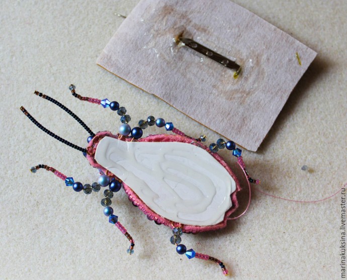 ​Создаем брошь жучка "Цветочник": часть 6