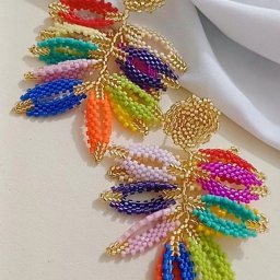 ​Яркие серьги: овальный элемент