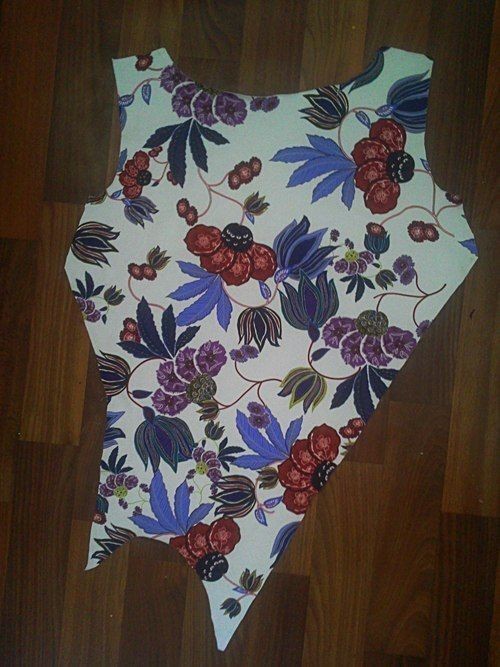 ​Платье с Х-драпировкой по линии талии