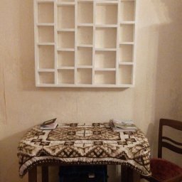 Полка для кружек из старых досок своими руками