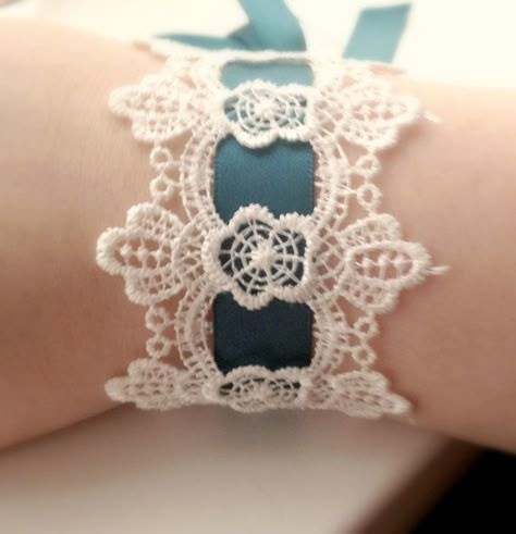 ​Браслеты из ткани и кружева