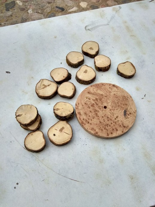 ​Делаем оригинальные деревянные часы из спилов: часть 1