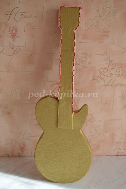 Гитара из конфет: мастер-класс, часть 3 Гитара из конфет: мастер-класс, часть 3