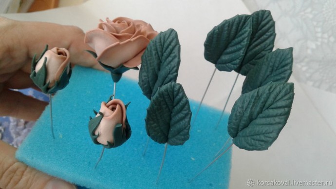 ​Создаем брошь "Букет двухцветных роз": часть 4