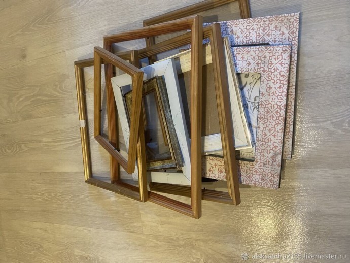 Панно для интерьера или как использовать ненужные рамки для фотографий