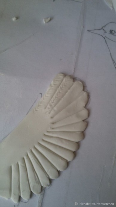 ​Мастерим голубую сороку из глины: часть 2