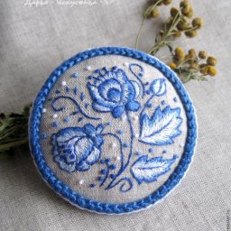 Создаем стилизованную вышитую брошь "Гжель": часть 1