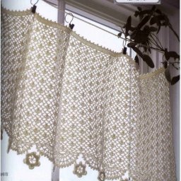 Вяжем крючком оконную занавеску