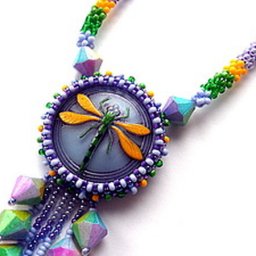 Вышивка бисером кулона "Стрекоза"