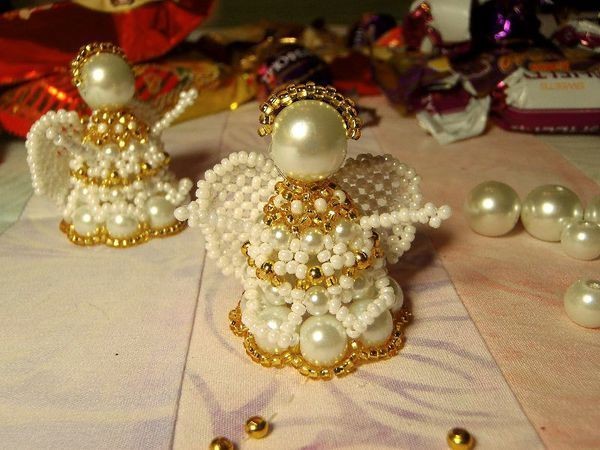 Делаем милого ангелочка из бисера: часть 6