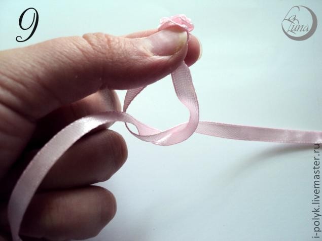 Крошечные розочки из атласных лент: часть 1 Крошечные розочки из атласных лент: часть 1