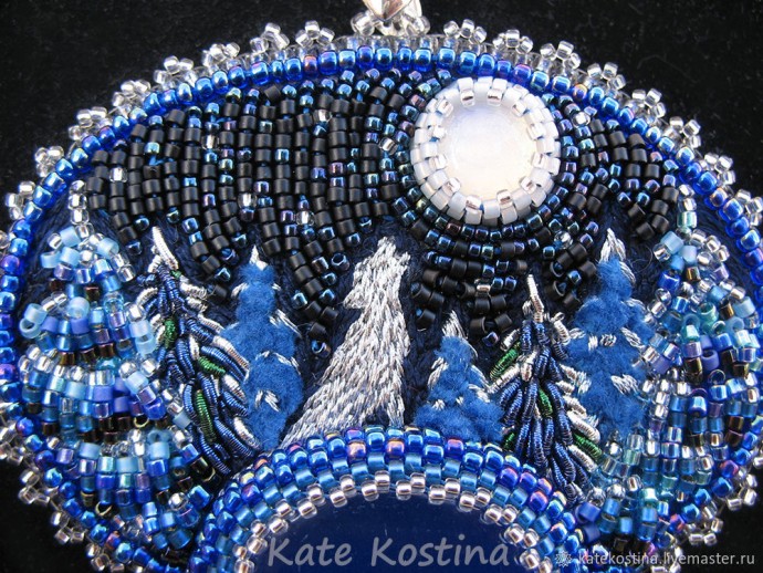 ​Кулон "Заледеневшее озеро": вышивка гладью и бисером, часть 2