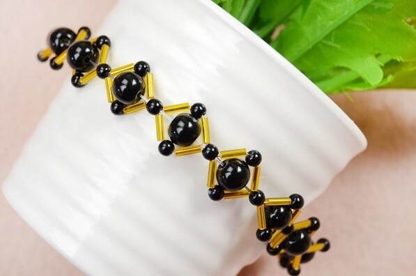 ​Черно-желтый браслет