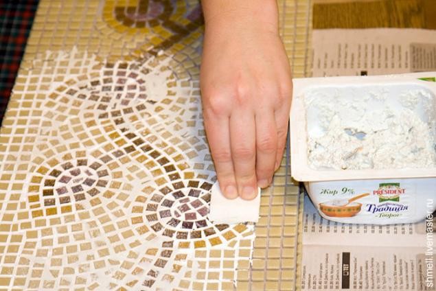 ​Декор столешницы мозаикой: растительный рисунок