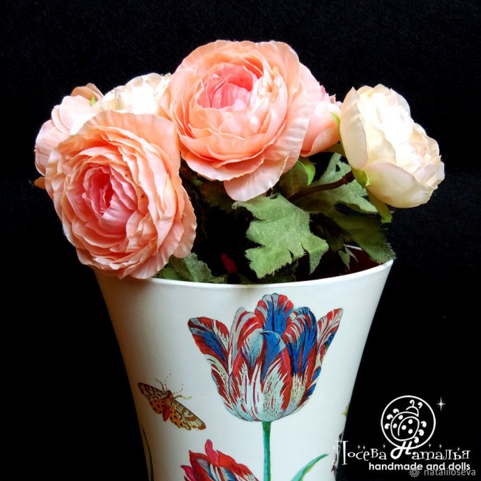 ​Декорируем пластиковую вазу имитацией фарфора и росписи