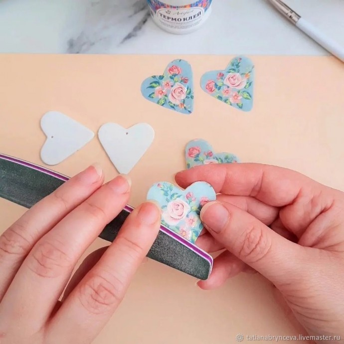 Делаем серьги-сердца из полимерной глины Делаем серьги-сердца из полимерной глины
