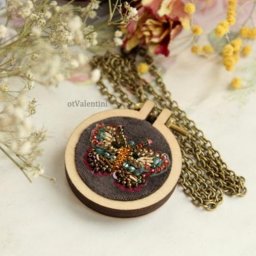 Делаем необычный кулон из деревянной рамочки