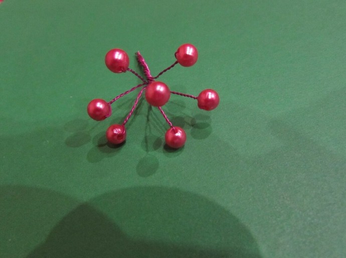 Цветочная композиция из бисера