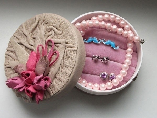 Мастерим шкатулку для хранения украшений Мастерим шкатулку для хранения украшений