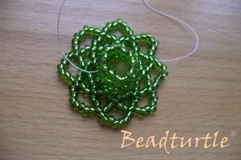 Елочка из бисера и бусин