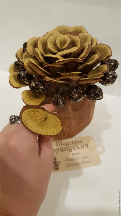 Делаем композицию "Шишка с сюрпризом"