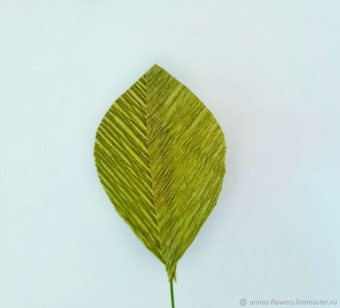 ​Мастерим красивую розу из гофрированной бумаги: часть 5