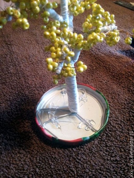 ​Изготавливаем берёзку из бисера