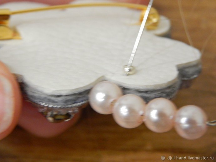 ​Создание броши "Клевер" из бисера: мастер-класс, часть 4
