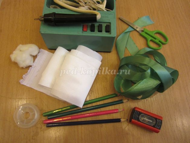 Цветок из ткани "Лилия": мастер-класс, часть 1 Цветок из ткани "Лилия": мастер-класс, часть 1