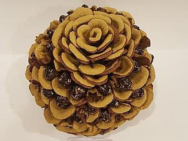 Делаем композицию "Шишка с сюрпризом" Делаем композицию "Шишка с сюрпризом"