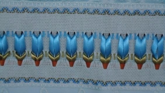 ​Мережка с лентами