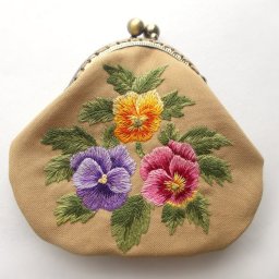 Вышиваем гладью анютины глазки: мастер-класс, часть 3