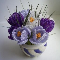 ​Плетем из бисера нежные крокусы