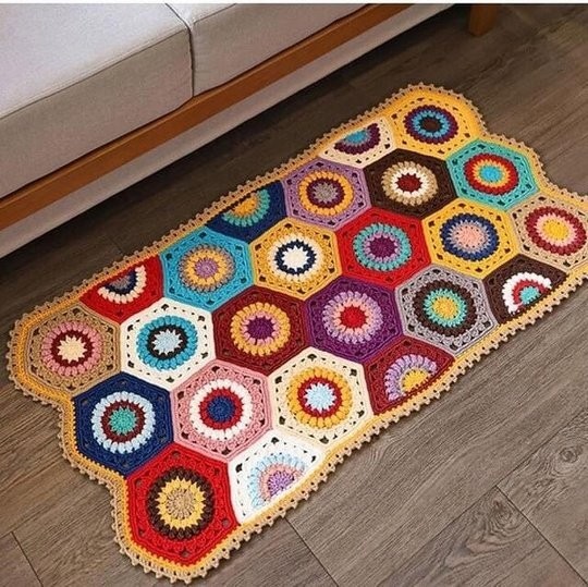 Прикроватный коврик веселой расцветки