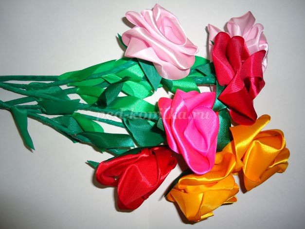 Букет роз из атласных лент: часть 3 Букет роз из атласных лент: часть 3