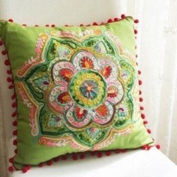 ​Подушки с интересными вышивками