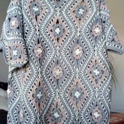 Пуловер из мотивов