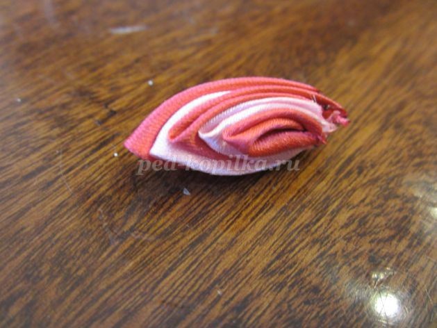 Цветок из атласных лент: мастер-класс, часть 2 Цветок из атласных лент: мастер-класс, часть 2