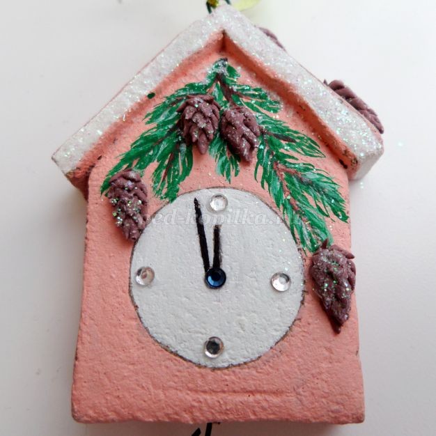 Ёлочная игрушка "Тик-так ходики из опилок": часть 3 Ёлочная игрушка "Тик-так ходики из опилок": часть 3