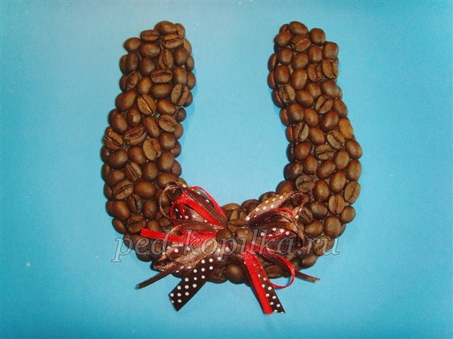 Подкова из кофейных зерен своими руками: часть 3