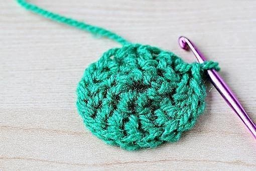 ​Простые тапочки крючком: мастер-класс