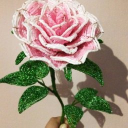 Роза из бисера и рубки