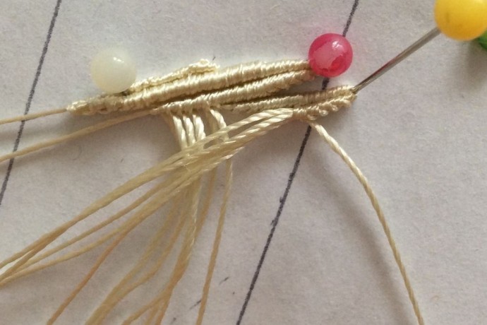 Плетеные серьги "Васильки" Плетеные серьги "Васильки"